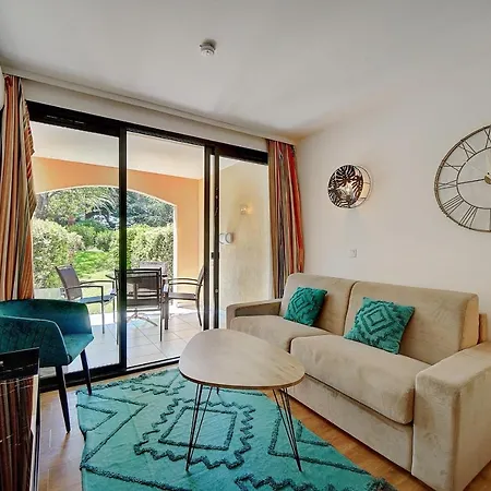 Upstays - 2 Rooms - Renovated - Pool - A C *